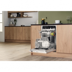 Hotpoint 45cm Integrated Dishwasher - A+ Rated - 8
